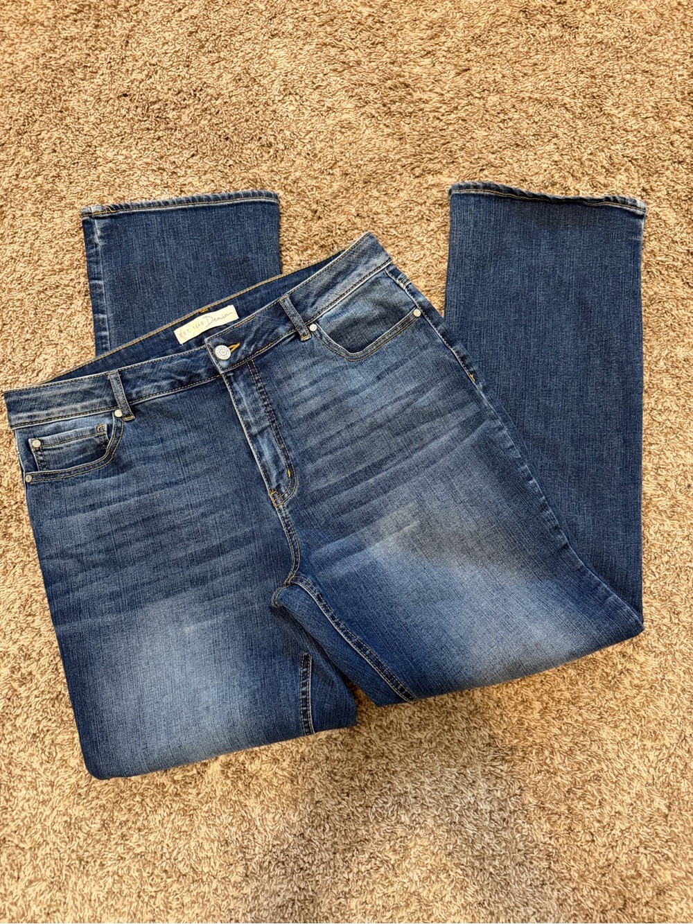 Cato High-Rise Women's Jeans in Medium Blue Wash